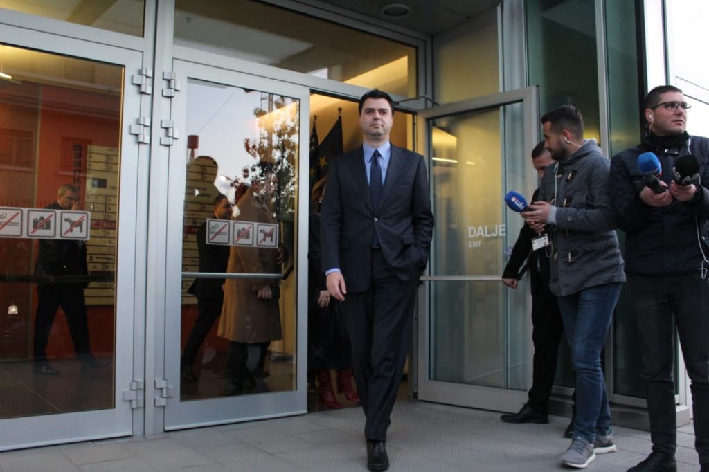 Lulzim, fati yt që s’të kanë kërkuar atë që s’do e pranonin për popujt e tyre! Lulzim, fati yt që s’të kanë kërkuar atë që s’do e pranonin për popujt e tyre!