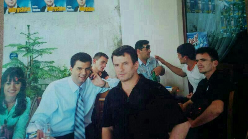 “I del fati për azil mbas 16 Marsit”! Lulzim Basha bëhet i famshëm, merr ofertën tunduese nga… Afrika (Foto) “I del fati për azil mbas 16 Marsit”! Lulzim Basha bëhet i famshëm, merr ofertën tunduese nga… Afrika (Foto)