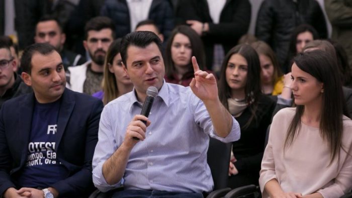 PD nxiton të përjashtojë Rudina Hajdarin, një orë pasi refuzoi djegien e mandatin e heq nga Lapraka PD nxiton të përjashtojë Rudina Hajdarin, një orë pasi refuzoi djegien e mandatin e heq nga Lapraka