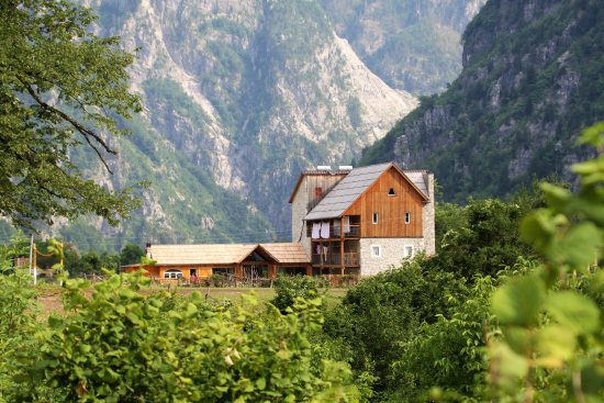 Publikohet fotoja e fundit e Nardit të bujtinës: Kolegia prek me mesazhin e lamtumirës Publikohet fotoja e fundit e Nardit të bujtinës: Kolegia prek me mesazhin e lamtumirës