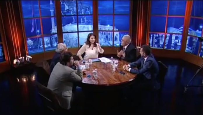 Kur Rakipi i drejtohej Ngjelës: Ti je idiot, ka vajtur Edi Rama thotë e ka firmosur me FBI (Video) Kur Rakipi i drejtohej Ngjelës: Ti je idiot, ka vajtur Edi Rama thotë e ka firmosur me FBI (Video)