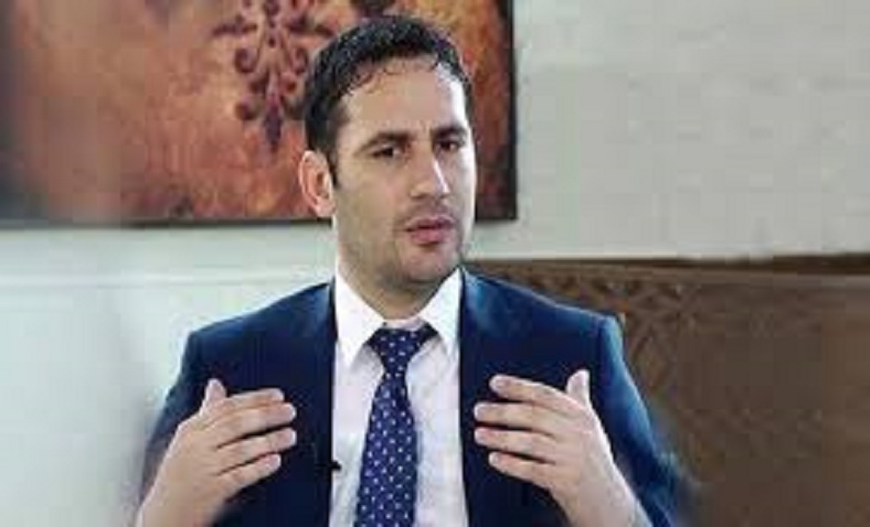 Hoxha i veshjeve firmato, Elvis Naçi ‘bamirës’ edhe me familjaret e tij! E bija vesh bluzë 700 dollarë