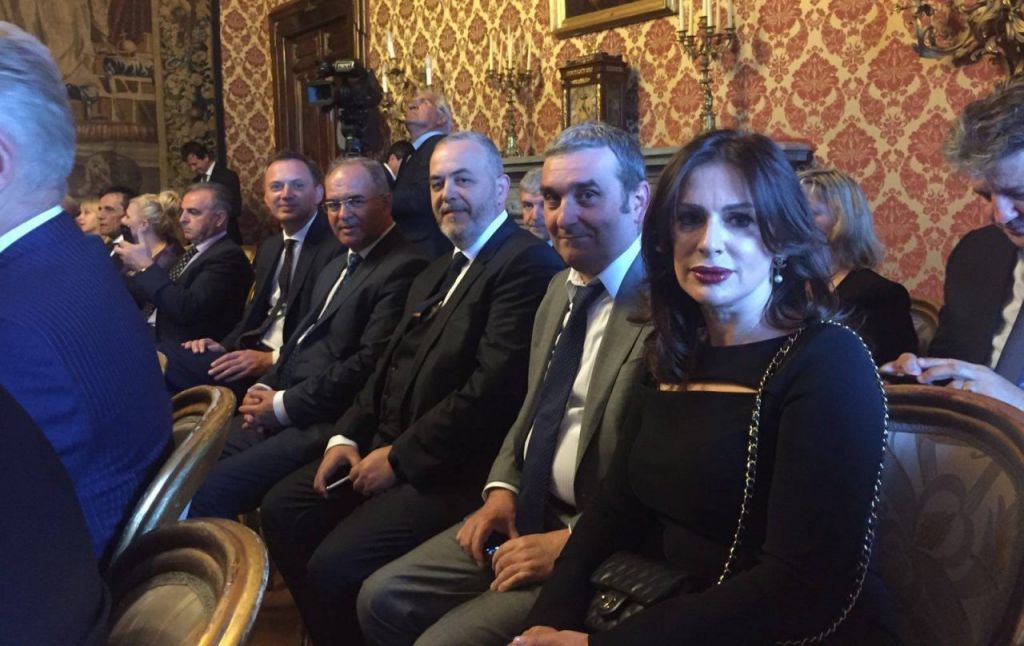 Ptuuuu, farë e keqe… Ptuuuu, farë e keqe…