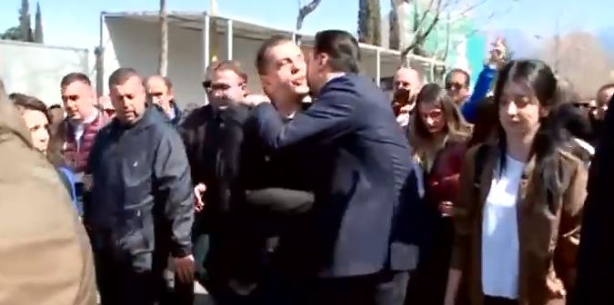 Përkrah “hjeksave” të Azem Hajdarit, i biri ka besim tek “lulëria”: Ja pse jam kundër Rudinës! Përkrah “hjeksave” të Azem Hajdarit, i biri ka besim tek “lulëria”: Ja pse jam kundër Rudinës!