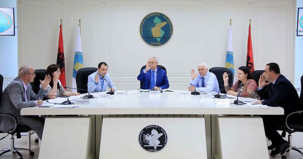 Opozita e pashkollë apo me matematicien Lulin?! 30 qershorin e braktisën vetëm militantët e PD-LSI: 40% e shqiptarëve në vend morën pjesë  në votime!