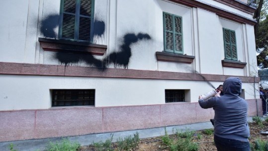 ERJON BRAÇE/ Përse o mik, përse?! S(B)asha nga Rusia i ka bërë paratë e tija! ERJON BRAÇE/ Përse o mik, përse?! S(B)asha nga Rusia i ka bërë paratë e tija!