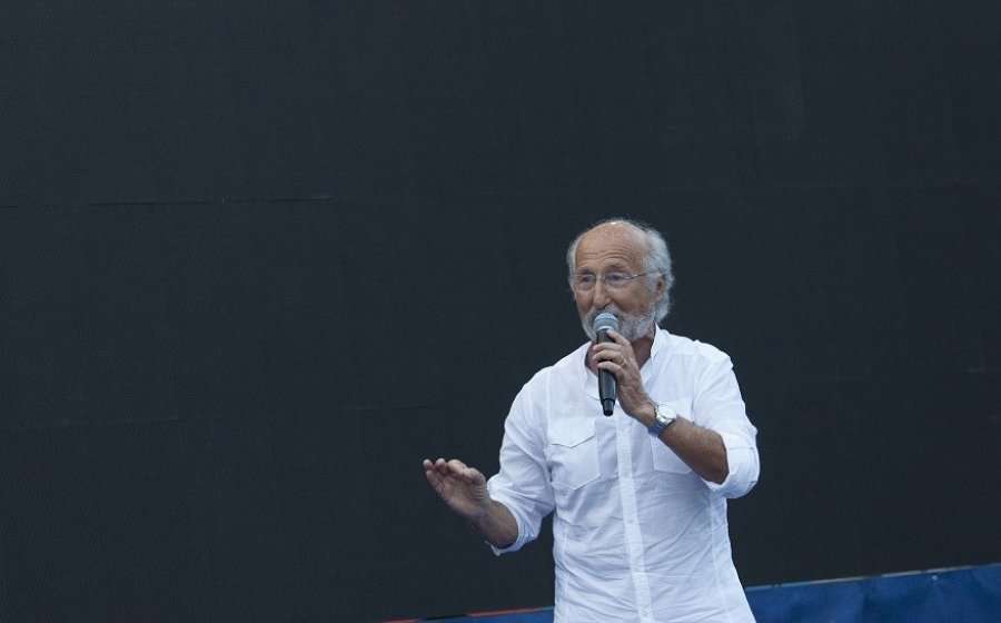 VIDEO/ Përgjigja epike e aktorit Mirush Kabashi për “zvarranikët e pushtetit” VIDEO/ Përgjigja epike e aktorit Mirush Kabashi për “zvarranikët e pushtetit”