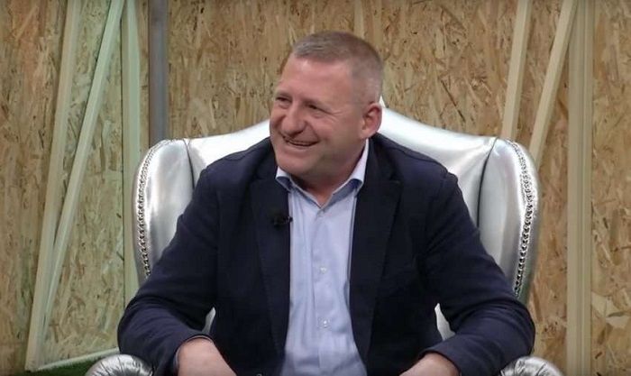 Ky vend deri sa te jenë këta klloun në politik nuk bëhet! “Filozofi” Nard Ndoka jep 3 këshilla Ky vend deri sa te jenë këta klloun në politik nuk bëhet! “Filozofi” Nard Ndoka jep 3 këshilla