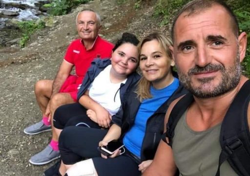 Presidenti ka filluar të shohë ëndrra të këqija, të rrijë i qetë dhe të vazhdojë detyrën! Presidenti ka filluar të shohë ëndrra të këqija, të rrijë i qetë dhe të vazhdojë detyrën!