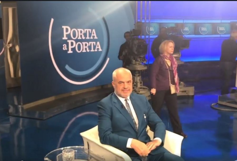 Ndërhyrja ruse në Shqipëri për destabilitet? Ja si përgjigjet kryeministri Rama në “Porta a Porta” Ndërhyrja ruse në Shqipëri për destabilitet? Ja si përgjigjet kryeministri Rama në “Porta a Porta”