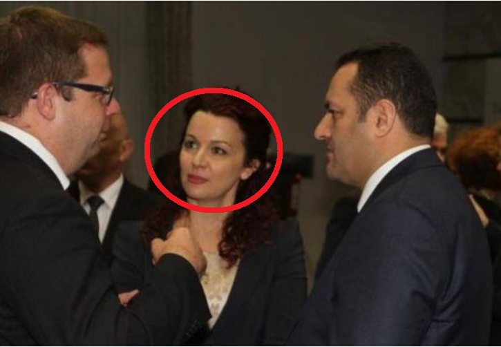 Pas të dashurës së Alibeajt, Vetingu do fundosë përfundimisht shoqen e Adriatik Llallës, Rovena Gashin Pas të dashurës së Alibeajt, Vetingu do fundosë përfundimisht shoqen e Adriatik Llallës, Rovena Gashin