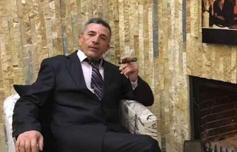 Vëllai i Azem Hajdarit: Basha dhe Berisha bëjnë mirë t’i lidhin qentë, se pastaj kam dy fjalë për ta! Vëllai i Azem Hajdarit: Basha dhe Berisha bëjnë mirë t’i lidhin qentë, se pastaj kam dy fjalë për ta!