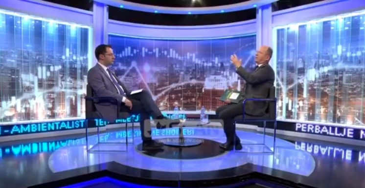 VIDEO/ Ambjentalistit Sazan Guri i bie proteza në emision VIDEO/ Ambjentalistit Sazan Guri i bie proteza në emision