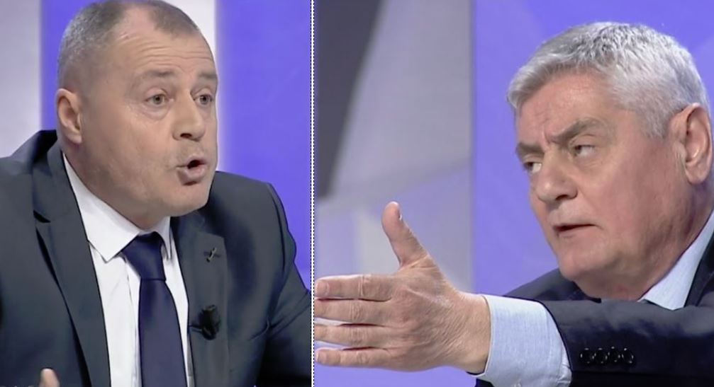 P.erversitet publik se kush fle në avion dhe kush shan dikë në studio televizive P.erversitet publik se kush fle në avion dhe kush shan dikë në studio televizive