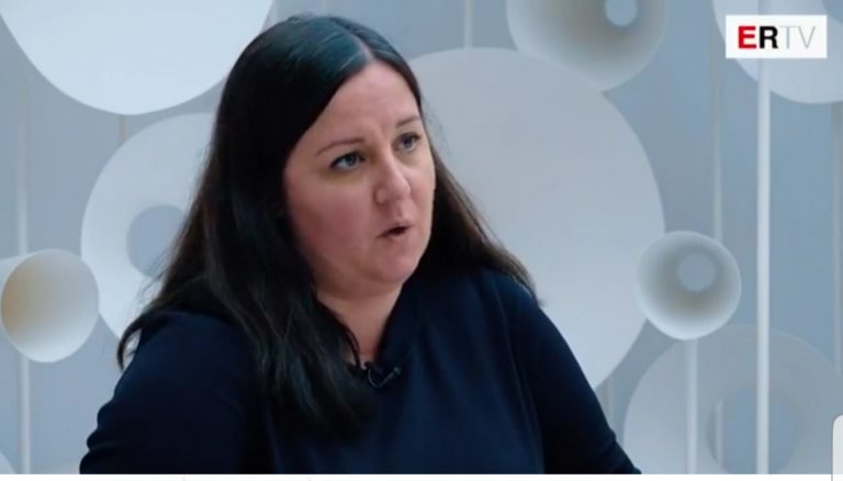 Ligji i ri/ Nënat nga zonat e largëta që kërkojnë punë do të subvencionohen për përkujdesin e fëmijëve dhe transportin Ligji i ri/ Nënat nga zonat e largëta që kërkojnë punë do të subvencionohen për përkujdesin e fëmijëve dhe transportin