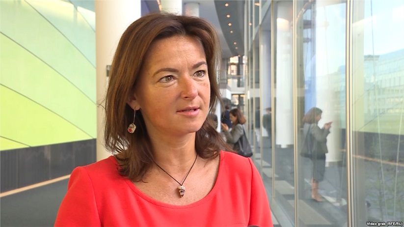 Parlamenti Evropian konfirmon mandatin për liberalizimin e vizave për Kosovën Parlamenti Evropian konfirmon mandatin për liberalizimin e vizave për Kosovën