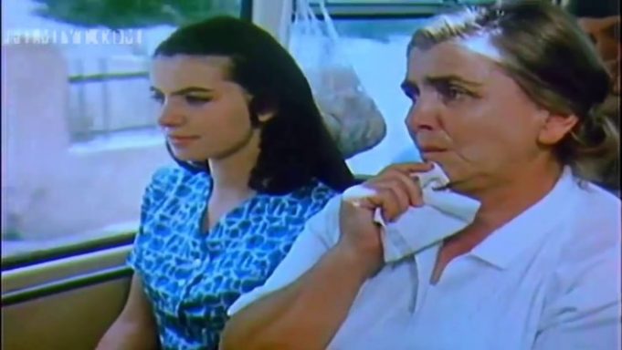 10 shprehjet tipike që një NËNË shqiptare thotë kur është me nerva… 10 shprehjet tipike që një NËNË shqiptare thotë kur është me nerva…