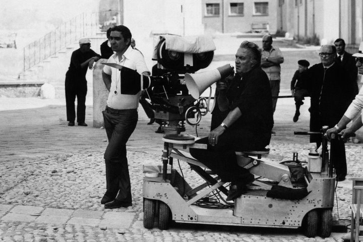 Frederico Fellini, gjeniu, magjistari që krijoi mijëra botë, mes qiellit, ferrit, dhe cirkut Frederico Fellini, gjeniu, magjistari që krijoi mijëra botë, mes qiellit, ferrit, dhe cirkut