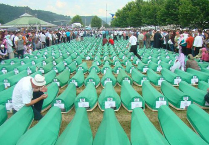 Hollanda na urren njësoj si 300 boshnjakët e Srebrenicës që u masakruan nga serbët e Mlladiçit Hollanda na urren njësoj si 300 boshnjakët e Srebrenicës që u masakruan nga serbët e Mlladiçit