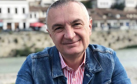 Ndërkomëtarët e vënë me shpatulla pas muri, Meta e kërkon shpëtimin te shqiptarët që i v.odhi Ndërkomëtarët e vënë me shpatulla pas muri, Meta e kërkon shpëtimin te shqiptarët që i v.odhi