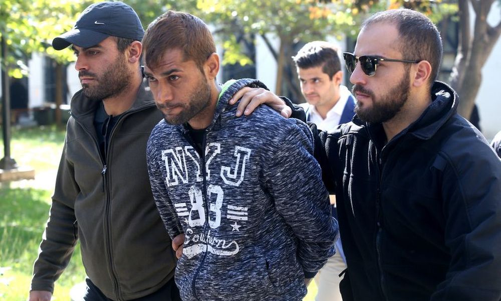 Historia e pabesueshme e h.ajdutit të xhepave Kledian Lekocaj që e akuzojnë si “b.osin e m.afias shqiptare” në burgjet greke Historia e pabesueshme e h.ajdutit të xhepave Kledian Lekocaj që e akuzojnë si “b.osin e m.afias shqiptare” në burgjet greke