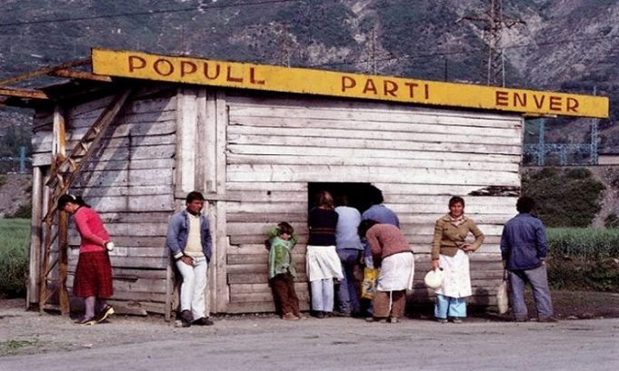 Kur dy kg mollët në festa jepeshin…me autorizim! Kur dy kg mollët në festa jepeshin…me autorizim!