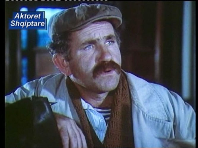 “Artisti i Merituar” Jani Riza që u largua “pabesisht” nga skena dhe ekrani! “Artisti i Merituar” Jani Riza që u largua “pabesisht” nga skena dhe ekrani!