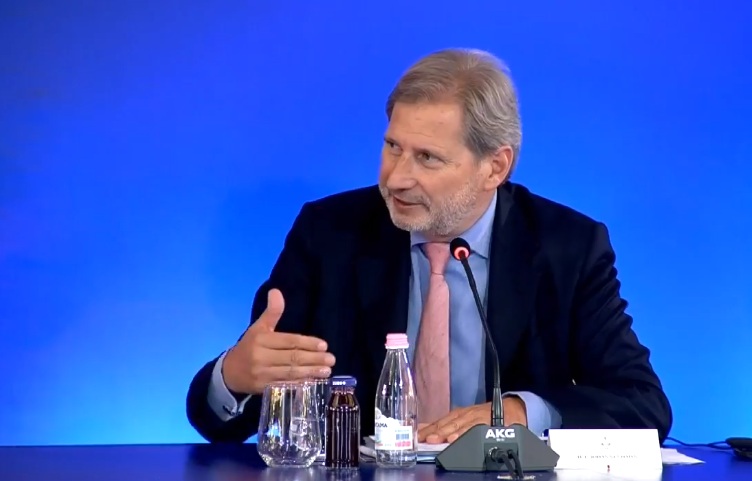 Hahn bën deklaratën e papritur: Hyrja në BE është meritë e… Hahn bën deklaratën e papritur: Hyrja në BE është meritë e…