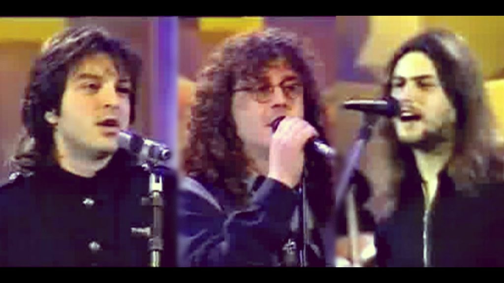 Djemtë simpatikë të viteve ’90 pas të cilëve “çmendeshin” vajzat Djemtë simpatikë të viteve ’90 pas të cilëve “çmendeshin” vajzat