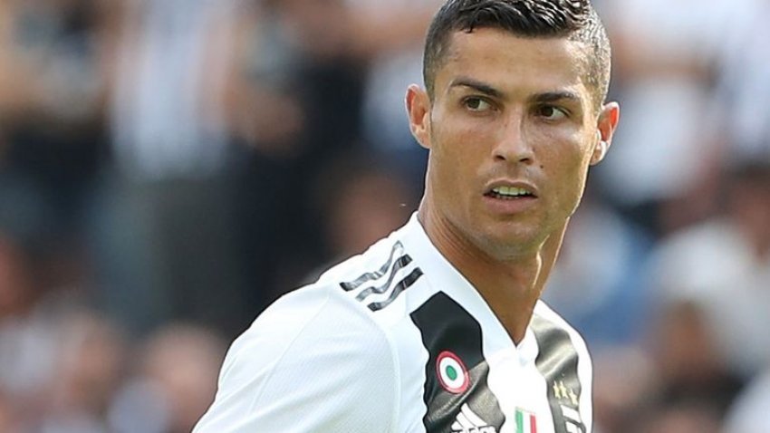 Video/ Ronaldo konfirmon krisjen, ja gjesti i turpshëm pas eliminimit nga Champions Video/ Ronaldo konfirmon krisjen, ja gjesti i turpshëm pas eliminimit nga Champions