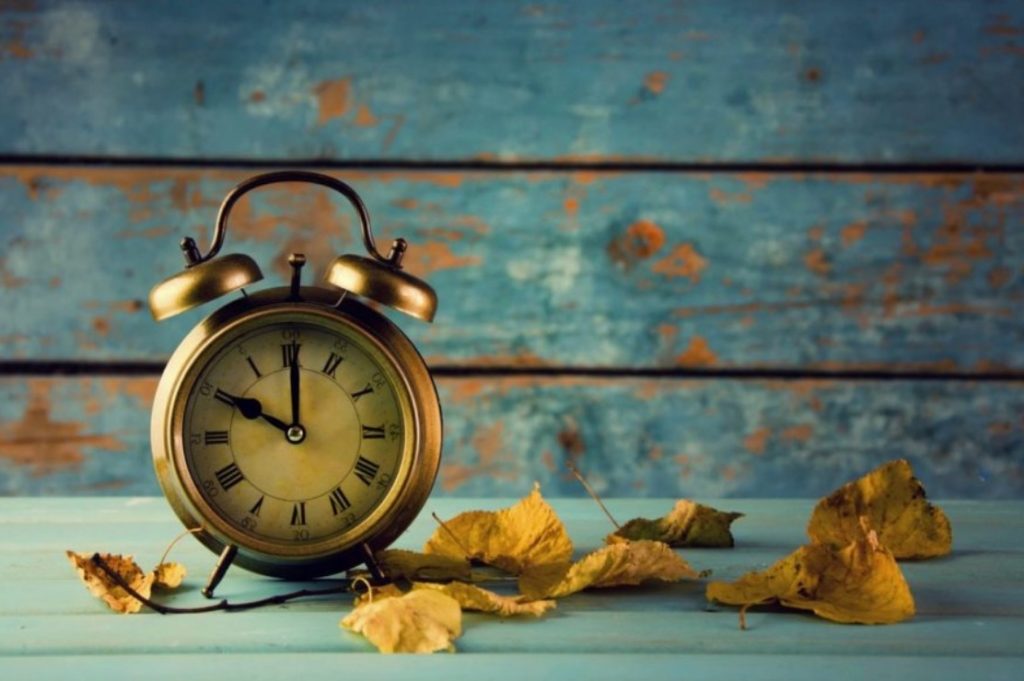 Kush e shpiku ndryshimin e orës, dhe përse?! Kush e shpiku ndryshimin e orës, dhe përse?!