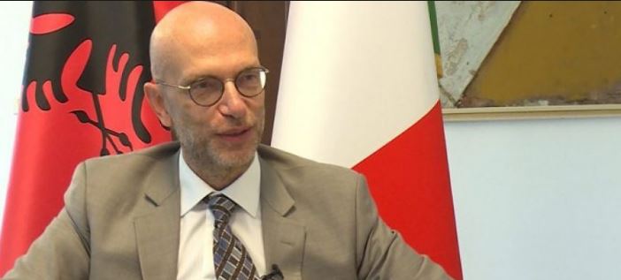 Kthimi i vizave? Vjen reagimi i fortë i ambasadorit italian Kthimi i vizave? Vjen reagimi i fortë i ambasadorit italian