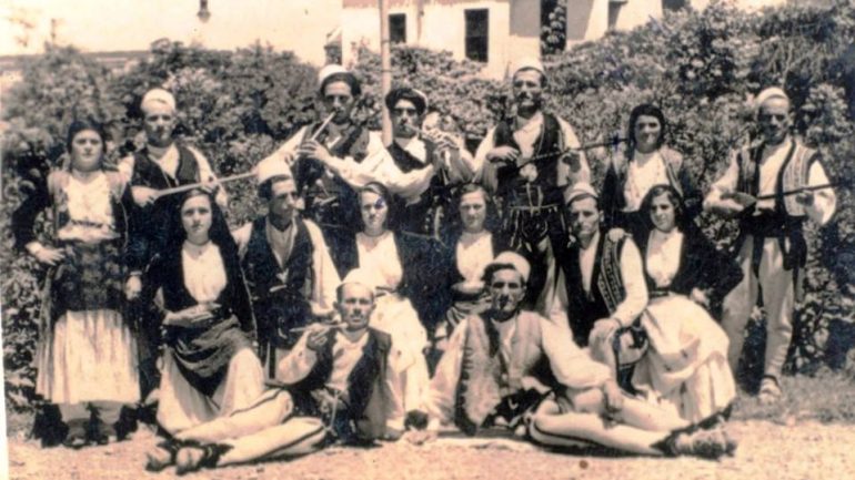 Tradita shqiptare e Mirditës, njëri nga 11 krushqit duhej të ishte këngëtar Tradita shqiptare e Mirditës, njëri nga 11 krushqit duhej të ishte këngëtar