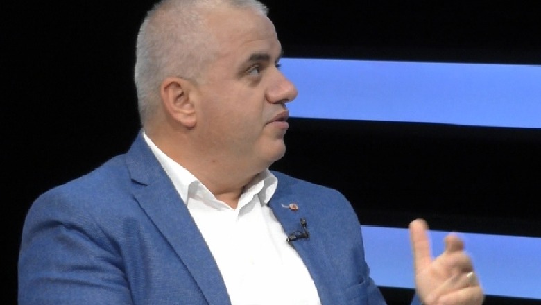 Artan Hoxha “t.rondit” h.etimet: FNSH i pa autorët në momentin që po grabisnin: Ja kush i ndaloi të ndërhynin! Artan Hoxha “t.rondit” h.etimet: FNSH i pa autorët në momentin që po grabisnin: Ja kush i ndaloi të ndërhynin!