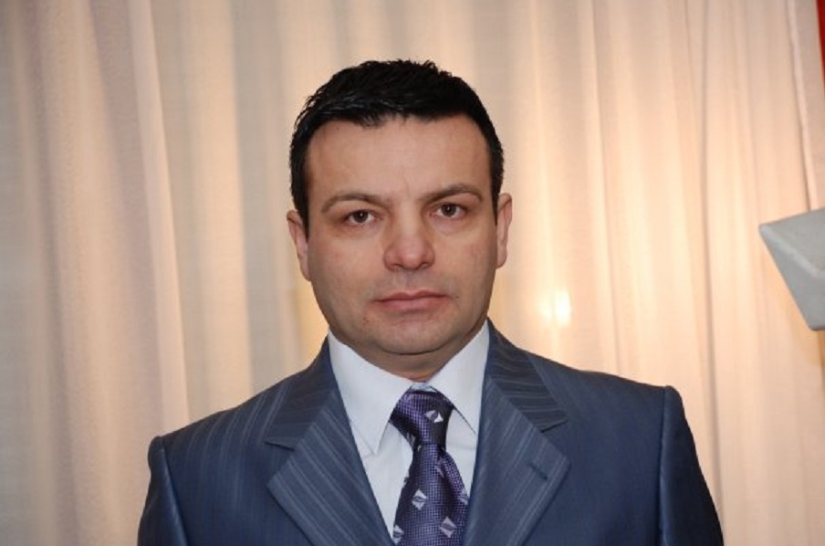 Pranoi mandatin e deputetit, kreu i Ballit: Basha më fyeu, marr atë që më takon Pranoi mandatin e deputetit, kreu i Ballit: Basha më fyeu, marr atë që më takon