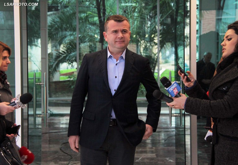 Balla: Zgjedhjet janë të popullit, jo të partive dhe ato do zhvillohen më 30 Qershor! Ata që do prekin qytetarët apo qendrat e votimit… Balla: Zgjedhjet janë të popullit, jo të partive dhe ato do zhvillohen më 30 Qershor! Ata që do prekin qytetarët apo qendrat e votimit…