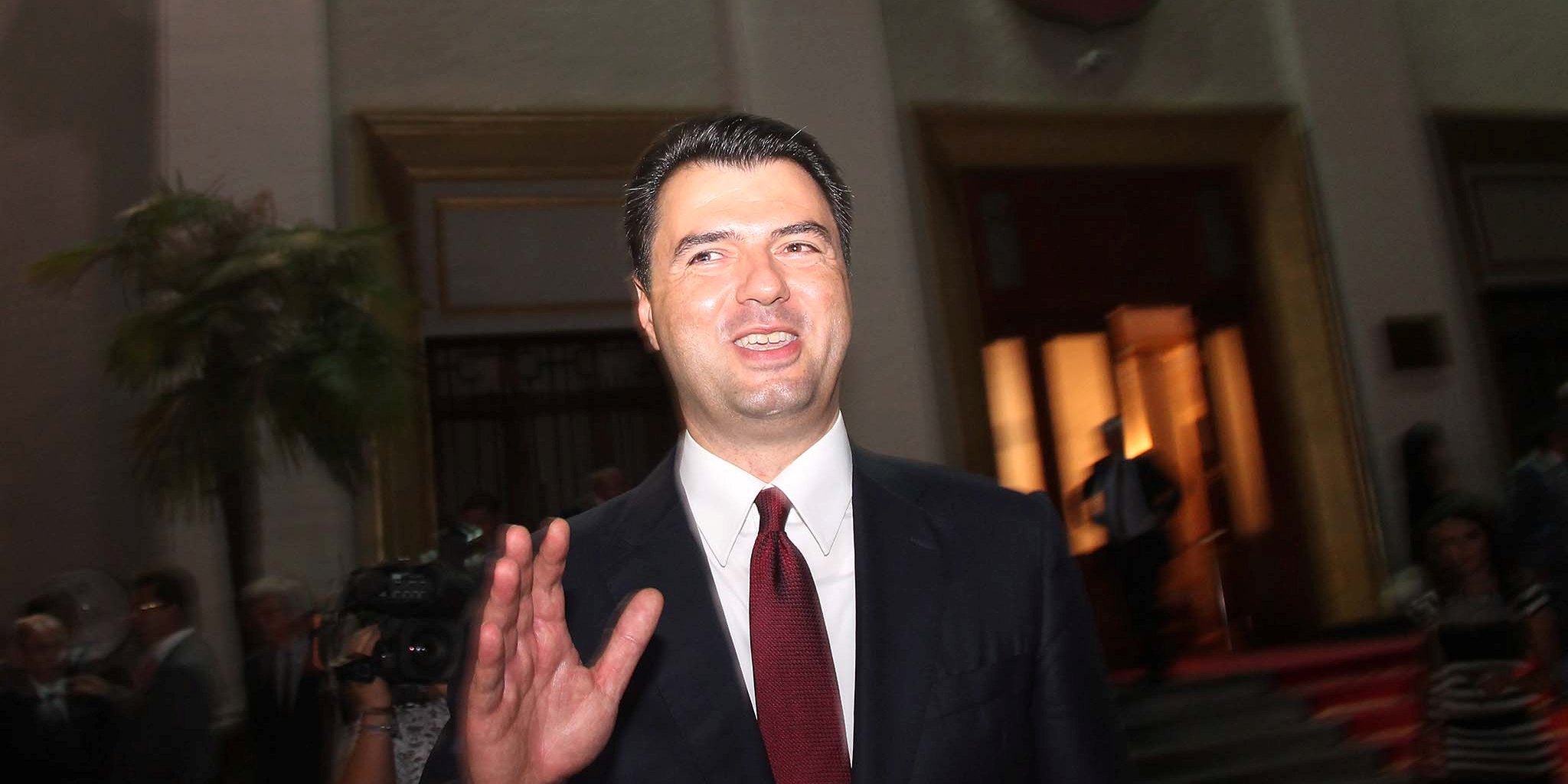 Rudina Hajdari vendos marrjen pjesë në zgjedhje, zbythet i frikësuar “holandezi” i PD-së: Edhe ne do të futemi në zgjedhje, por kemi këto kushte