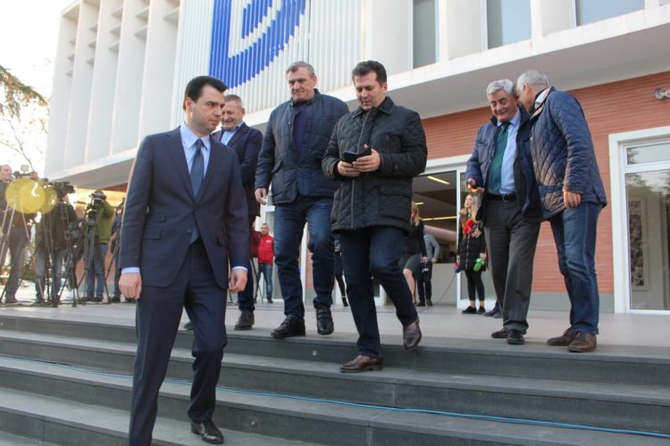 Kur SHBA dhe BE “ta presin biletën për në ferr!” Kur SHBA dhe BE “ta presin biletën për në ferr!”