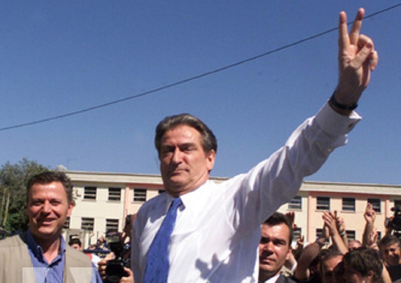 Dokumentet e amerikanëve dhe heshtja e drejtësisë: Berisha “eliminoi” dhe detyroi të arratiseshin themeluesit e PD, në opozitë ka shkaktuar trazira Dokumentet e amerikanëve dhe heshtja e drejtësisë: Berisha “eliminoi” dhe detyroi të arratiseshin themeluesit e PD, në opozitë ka shkaktuar trazira