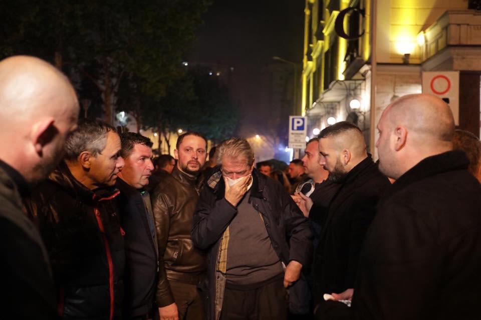 Pensionistët e politikës e kërkojnë pushtetin rrugëve Pensionistët e politikës e kërkojnë pushtetin rrugëve