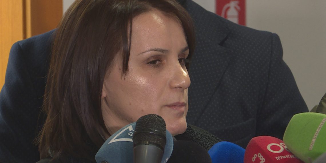 Donika Prela, “qiraxhija” që u bë pasanike me “miliardat e zeza” të burrit, ka dënuar 93 persona për “punë ilegale” dhe ka “shuar” 114 dosje Donika Prela, “qiraxhija” që u bë pasanike me “miliardat e zeza” të burrit, ka dënuar 93 persona për “punë ilegale” dhe ka “shuar” 114 dosje