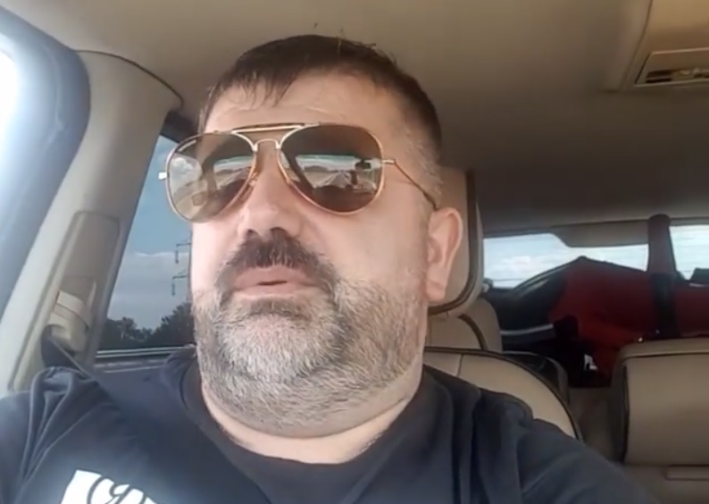 “Komiteti i maleve” i SHQUP-it kërcënon kandidatin Eduard Ndocaj (Kaubojsi): Mos u fut në zgjedhje se do të bëjmë… “Komiteti i maleve” i SHQUP-it kërcënon kandidatin Eduard Ndocaj (Kaubojsi): Mos u fut në zgjedhje se do të bëjmë…