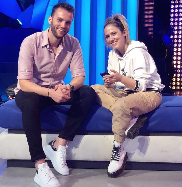 Arbana Osmani aksidentohet në ish Bllok, sytë shkojnë tek i dashuri i ri Arbana Osmani aksidentohet në ish Bllok, sytë shkojnë tek i dashuri i ri