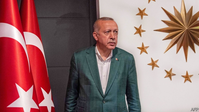 Ankaraja dhe Stambolli “braktisin” Erdogan Ankaraja dhe Stambolli “braktisin” Erdogan