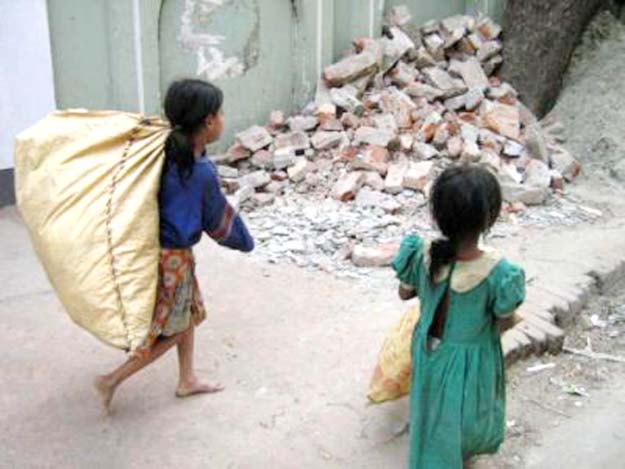 Fëmijëria e trastave që ulërinin nga varfëria