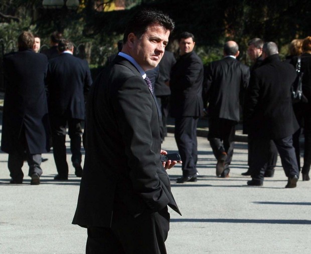 I filloi studimet në diktaturë, i mbaroi me anëtarësimin në NATO! Kush është… Mul Noka?! I filloi studimet në diktaturë, i mbaroi me anëtarësimin në NATO! Kush është… Mul Noka?!