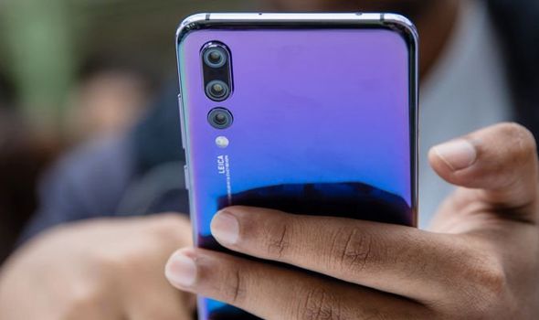 Vjen lajmi i mirë: Firmoset sot marrëveshja e shumëpritur për përdoruesit e “roaming” Vjen lajmi i mirë: Firmoset sot marrëveshja e shumëpritur për përdoruesit e “roaming”