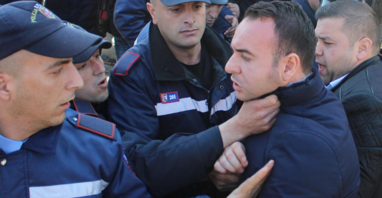 Lamtumirë “isha”! Europa dhe Amerika njohin opozitën e re parlamentare Lamtumirë “isha”! Europa dhe Amerika njohin opozitën e re parlamentare