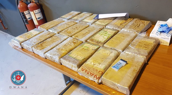 Lajmi i kazanit dhe i lehësve të opozitës së rrugës për 91 kg “mielli” drejt Shqiprisë nga Malta i pavërtetë! Lajmi i kazanit dhe i lehësve të opozitës së rrugës për 91 kg “mielli” drejt Shqiprisë nga Malta i pavërtetë!