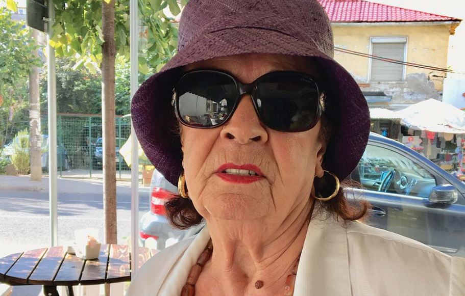 Basketbollistja shqiptare që “çmendi” rusë e gjermanë në vallëzim Basketbollistja shqiptare që “çmendi” rusë e gjermanë në vallëzim